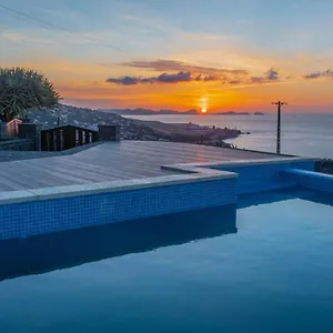 Villa Sunrise View By Madeira Sun Travel, Santa Cruz (Madeira)